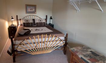 Hickory queen bed